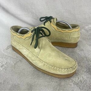 Clarks wallabees suede shoe